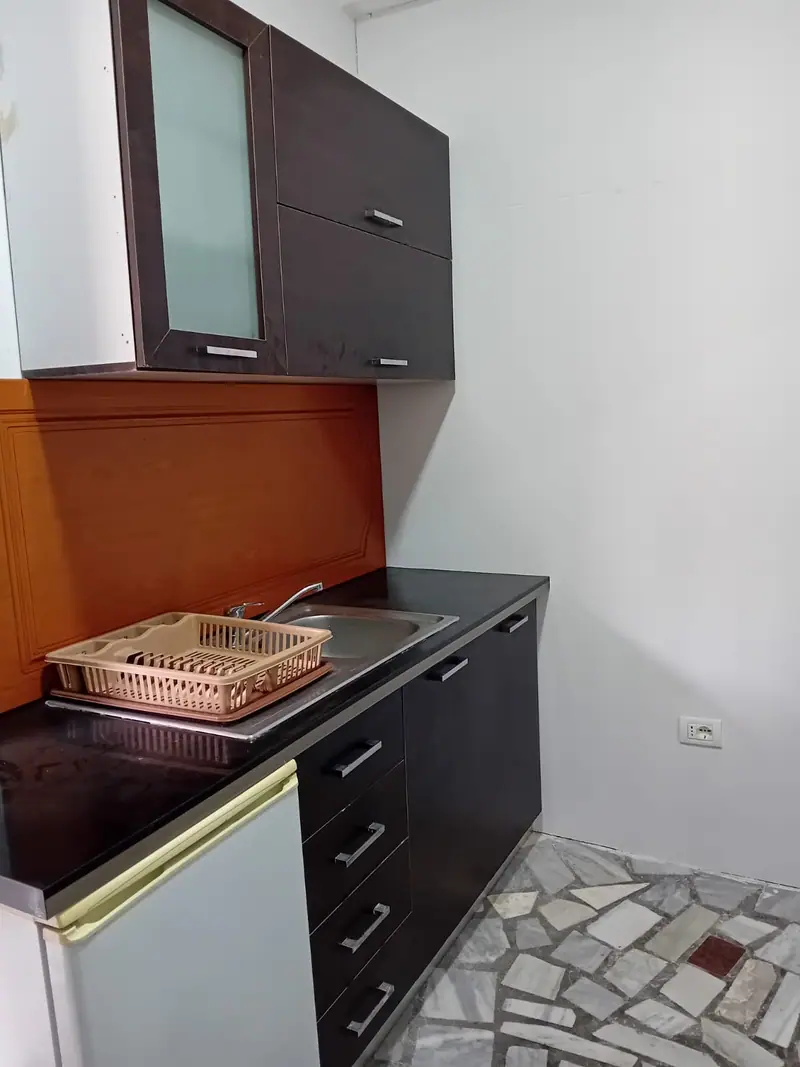 Garsonierë, 4/6