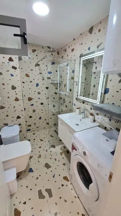 Apartament 2+1 me pamje nga deti, 11/17