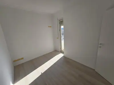 Piso amplio 4+1, 10/21