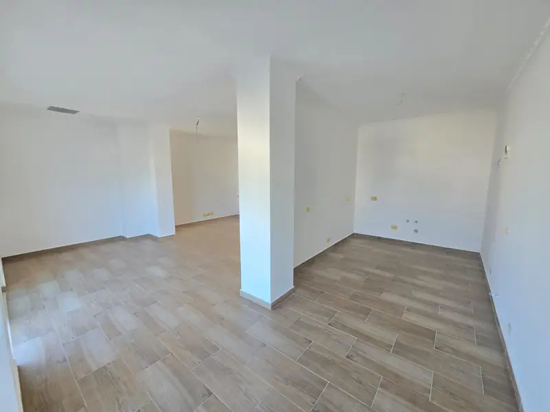 Piso amplio 4+1, 3/21
