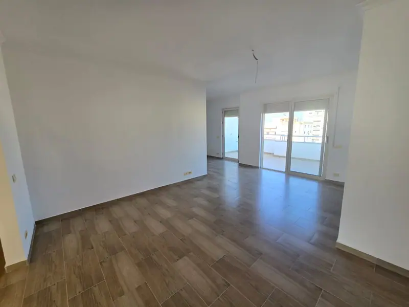 Piso amplio 4+1, 4/21