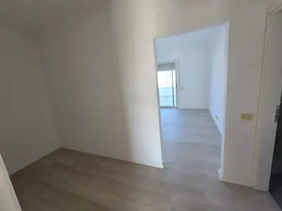 Piso amplio 4+1, 9/21