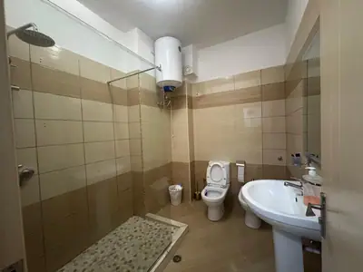 Piso amplio 2+1, 15/19