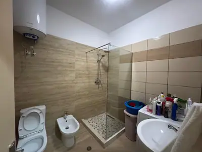 Piso amplio 2+1, 16/19