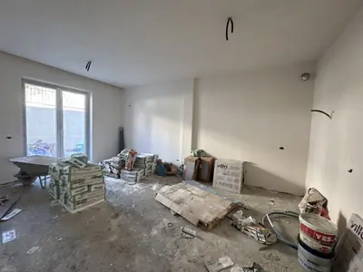 1+1 apartment, 7/11