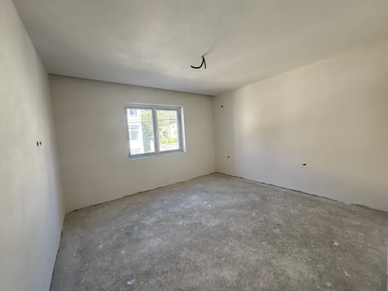 Apartament i gjerë 3+1, 3/12