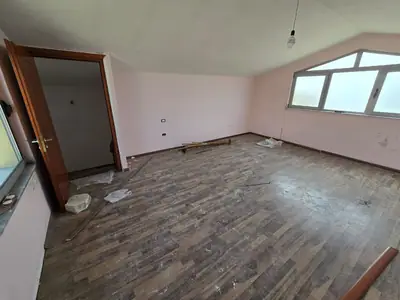 Apartament i gjerë 3+1, 17/36