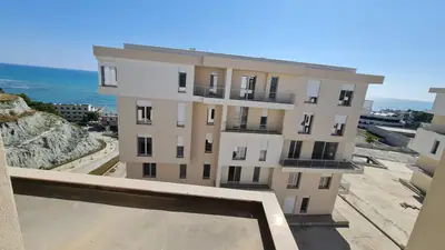Apartament 3+1 pranë plazhit