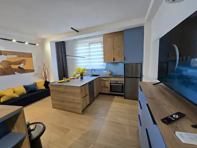 Studio im Neubau, 10/26