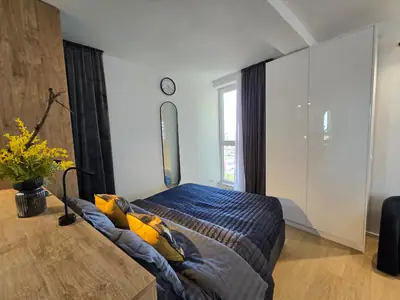 Studio im Neubau, 16/26