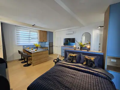 Studio im Neubau, 23/26
