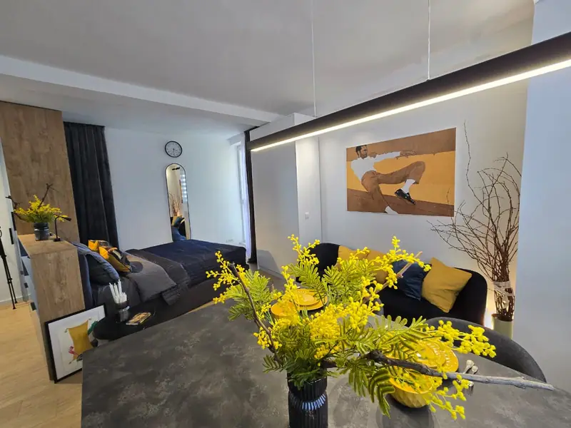 Studio im Neubau, 3/26