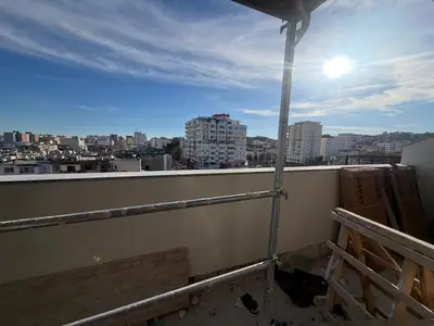 Piso amplio 2+1, 17/18