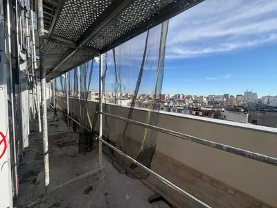 Piso amplio 2+1, 18/18