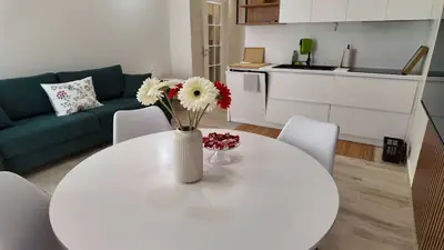 Apartament 2+1 me pamje nga deti
