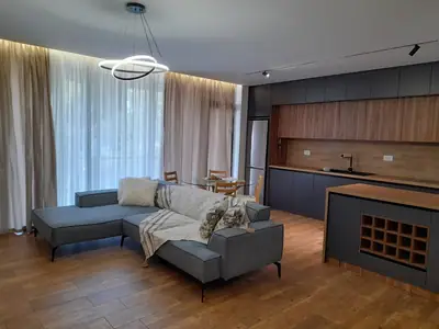 Apartament 2+1 me pamje nga deti
