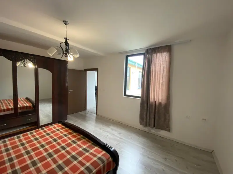 Piso amplio 2+1, 4/12