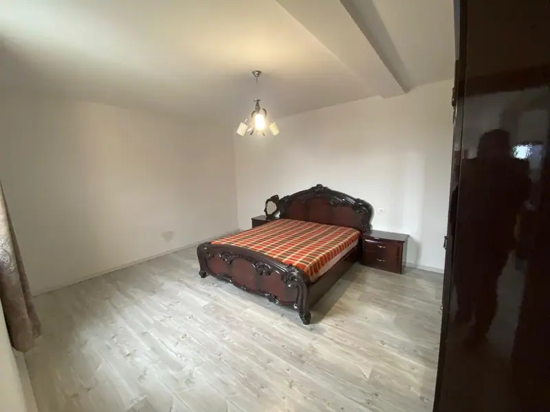 Piso amplio 2+1, 5/12