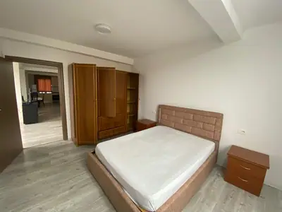 Piso amplio 2+1, 6/12