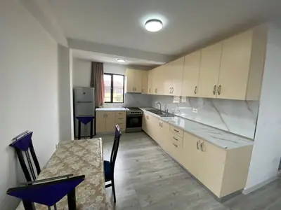 Piso amplio 2+1, 8/12