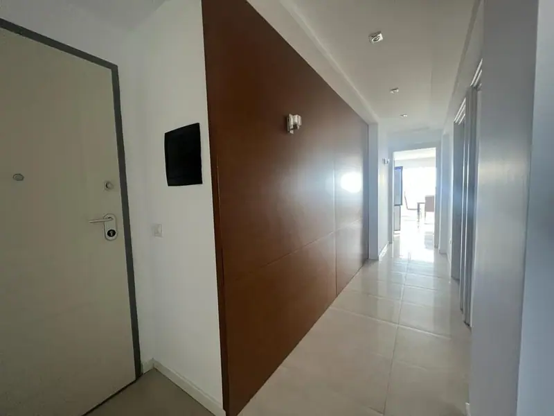 Piso 2+1, 5/8