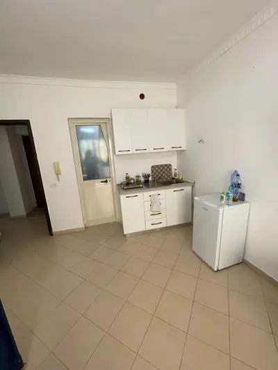 Garsonierë pranë plazhit
