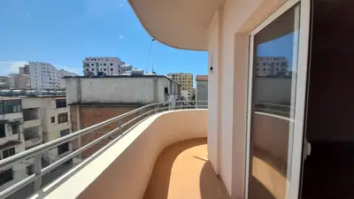 Piso amplio 2+1, 10/13