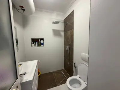 Studio im Neubau, 9/9