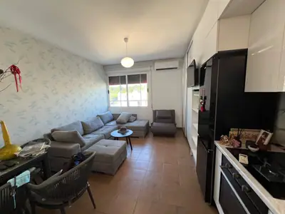 Garsonierë me pamje nga deti