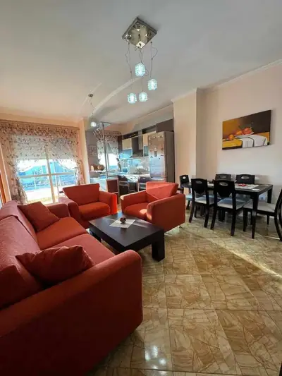 Apartament 2+1 me pamje nga deti