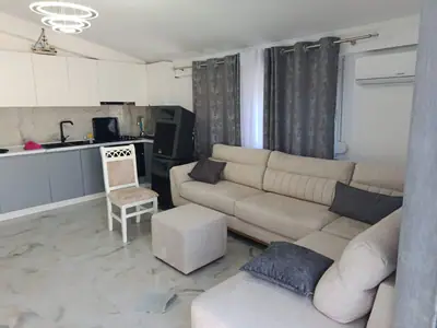 1+1 apartment, 6/12