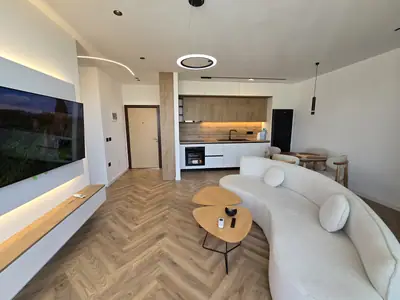 Apartament 2+1 pranë plazhit