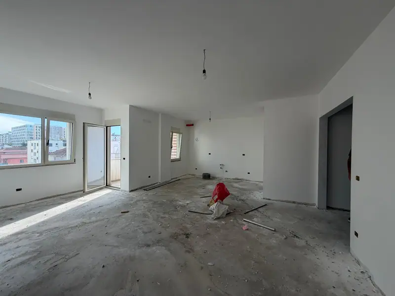 Apartament i gjerë 2+1, 3/16