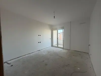 Apartament i gjerë 2+1, 8/14