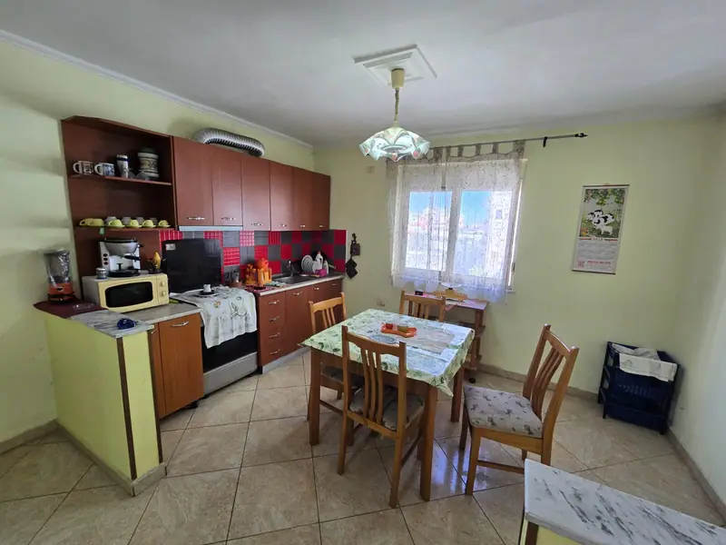 Piso amplio 2+1, 4/15