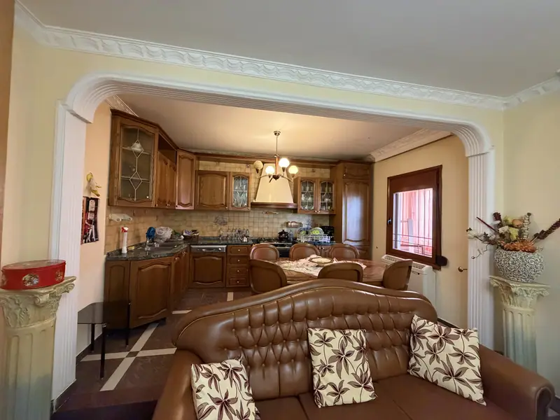 Apartament i gjerë 3+1, 2/18