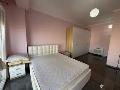 Piso amplio 2+1, 12/16