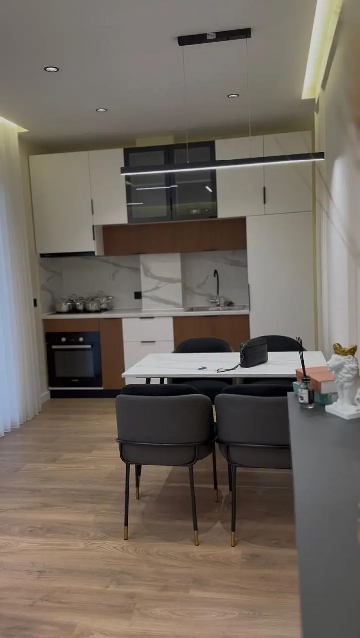 Apartament 2+1, 3/6
