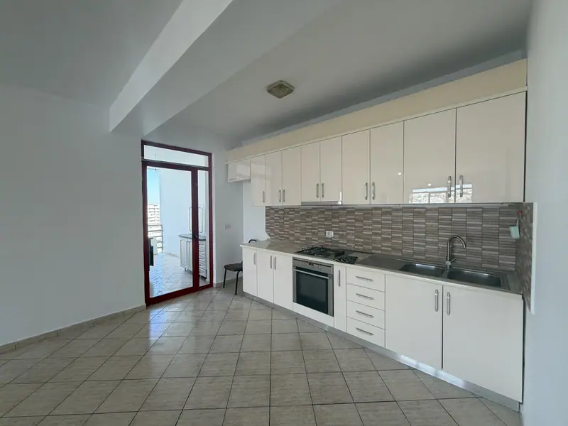 Apartament i gjerë 2+1, 5/15
