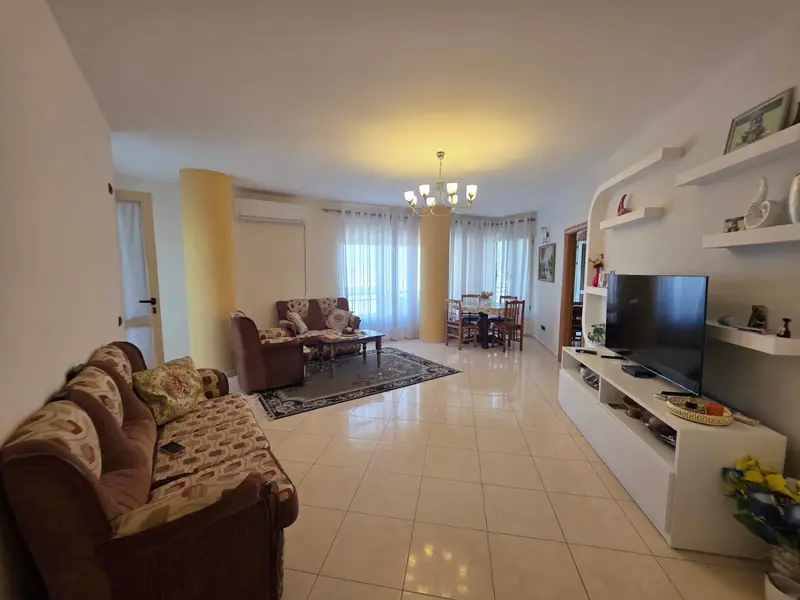 Apartament 2+1, 4/14