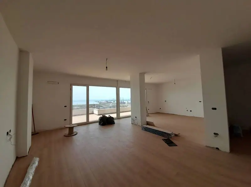 Apartament 2+1 me pamje nga deti, 4/10