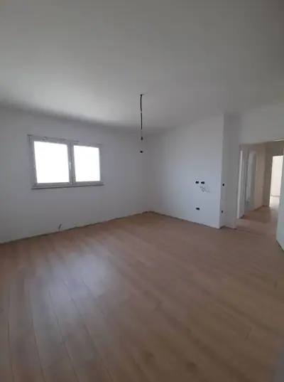 Apartament 2+1 me pamje nga deti, 6/10