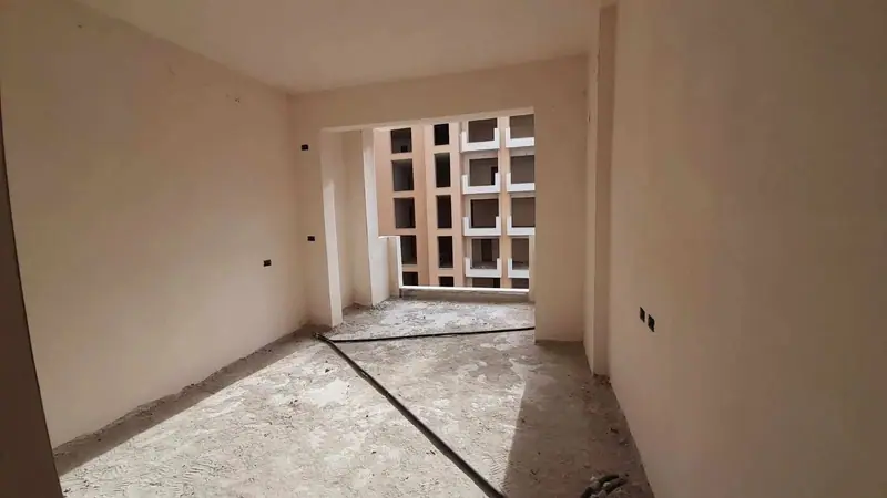 Piso amplio 1+1, 5/9