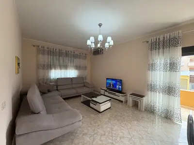 Apartament i gjerë 3+1